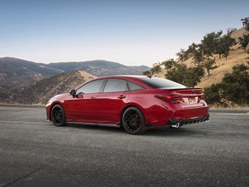 Toyota Camry i Avalon w wersji TRD
